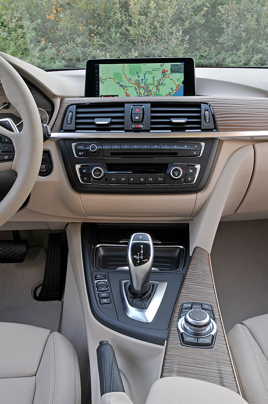 BMW 320d Modern Line, Mittelkonsole