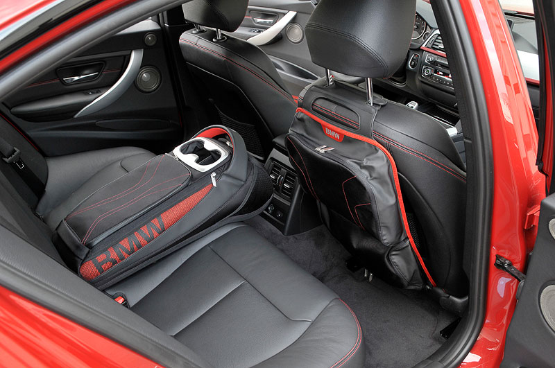 BMW 328i Sport Line, Blick in den Fond