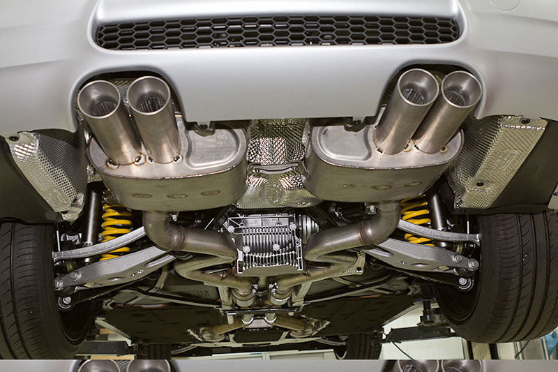 BMW M3 CRT, auch bei den Endschalld�mpfern wurde Gewicht eingespart, dank eingesetzem Titan