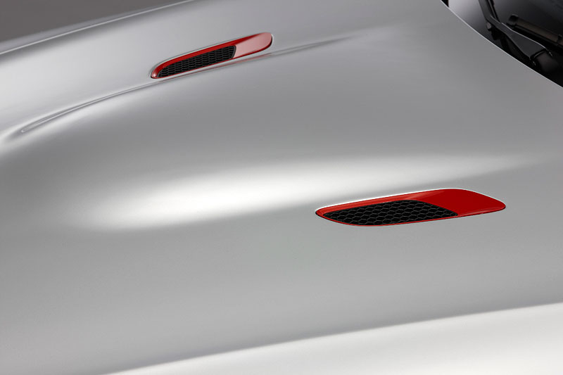 BMW M3 CRT, Powerdome, mit Applikationen in Melbourne rot metallic