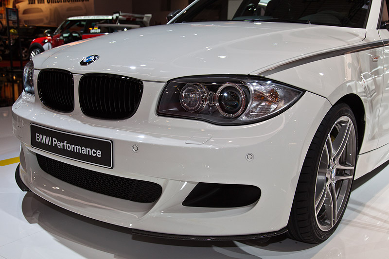 BMW 1er (E87) mit BMW Performance Frontschrze (607 Euro)