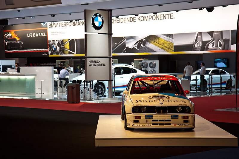 BMW M3 DTM (E30) vor dem BMW Messe Stand auf der Essen Motor Show 2011