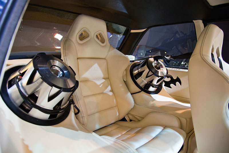 Essen Motor Show 2011: BMW E30 Coup von Manuel Steinwand, Innenraum: Umbau zum Drei-Sitzer