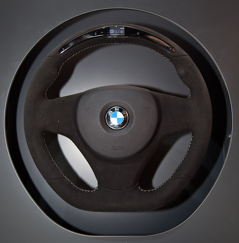 BMW Performance Lenkrad Alcantary mit Racedisplay