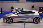Mercedes Concept A, Studie für die zukünftige A-Klasse, statt des bisherigen Van-Designs gibt es eine eher Coupé-ähnliche Karosse