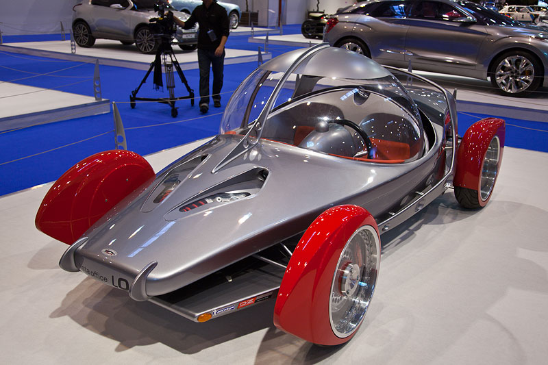 Sbarro two for 100, Futuristische Leichtbau-Studie, wiegt nur 500 kg