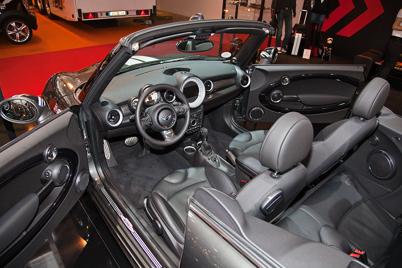 MINI Cooper S Cabrio, Eclipse Grey mettalic, Leder Punch Carbon Black, Sport Lenkrad mit Schaltwippen