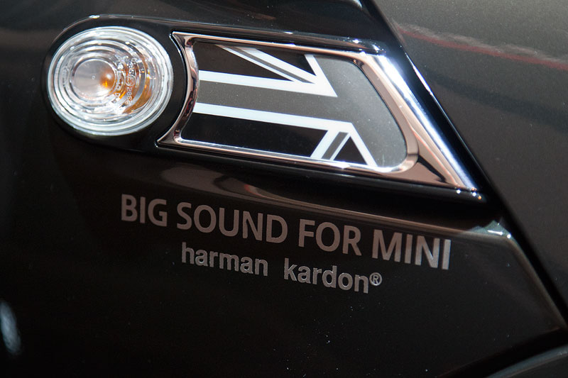 MINI Cooper S Cabrio, mit HiFi Lautsprechersystem von Harman Kardon fr 740 Euro Mehpreis