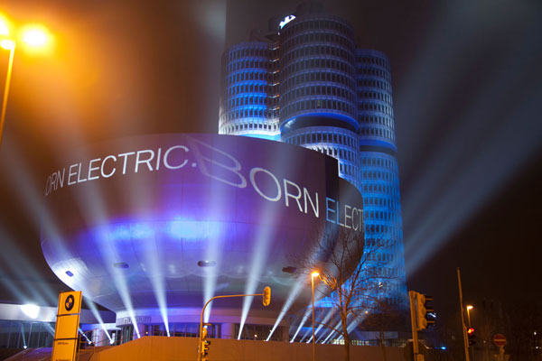 Videobespielung von BMW Welt und BMW Museum zum Launch von BMW i.