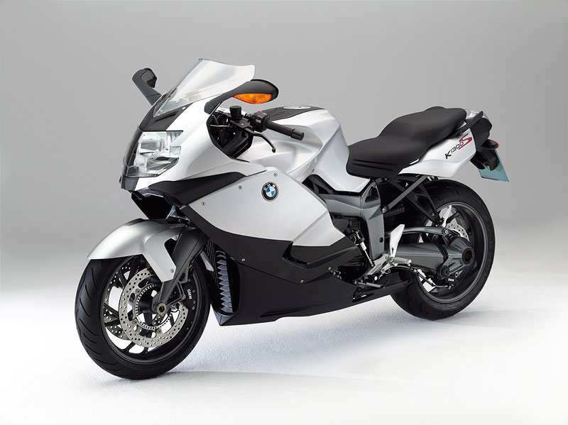 BMW K 1300 S in titansilber metallic/saphirschwarz metallic