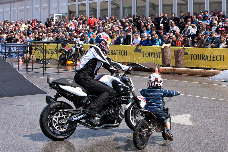 BMW Motorrad Days 2011, Stuntshow Chris Pfeiffer 