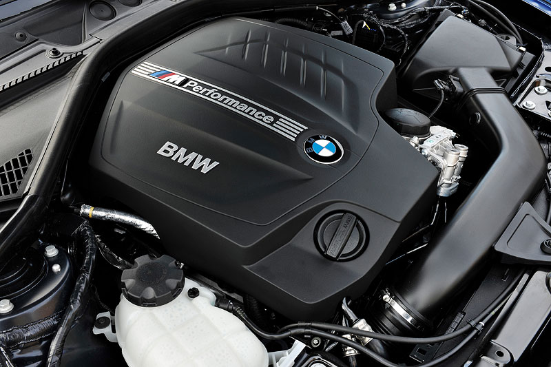BMW M Performance Sechszylinder Benzinmotor mit TwinPower Turbo