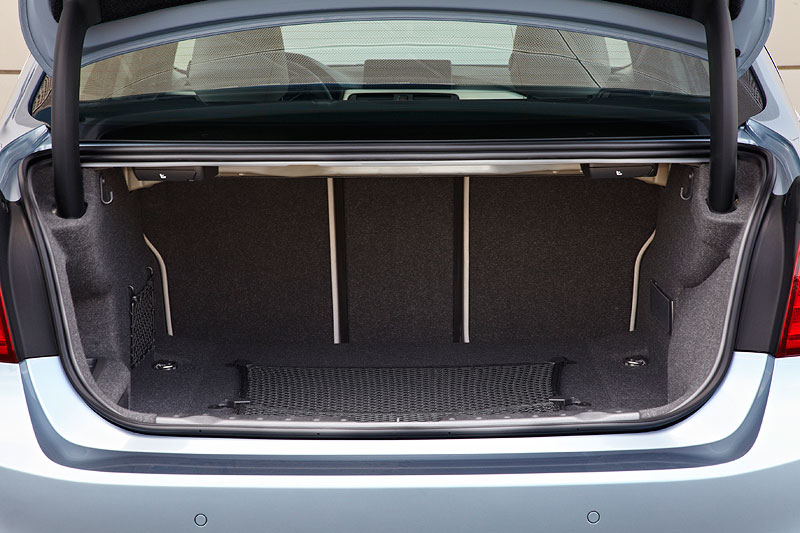 BMW ActiveHybrid 3, geteilt umlegbare Fondsitzband