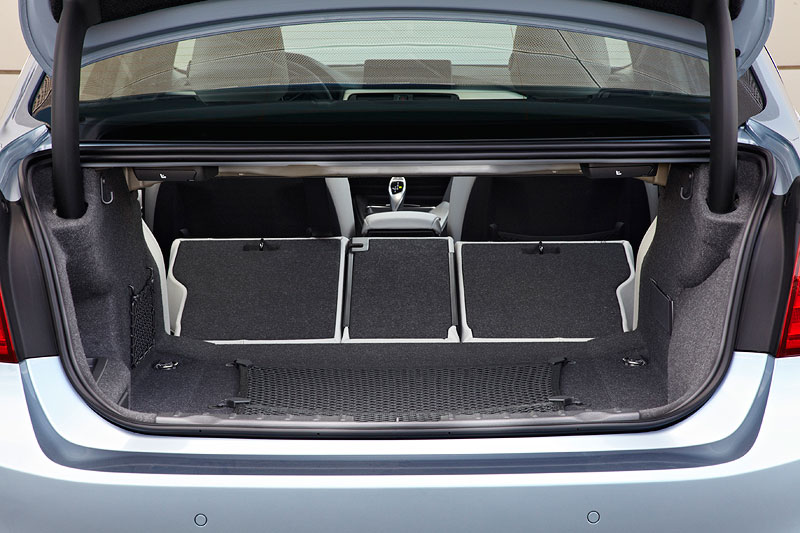 BMW ActiveHybrid 3, geteilt umlegbare Fondsitzband