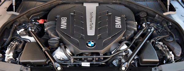 BMW 750Li Facelift (F02 LCI), neuer V8-Motor