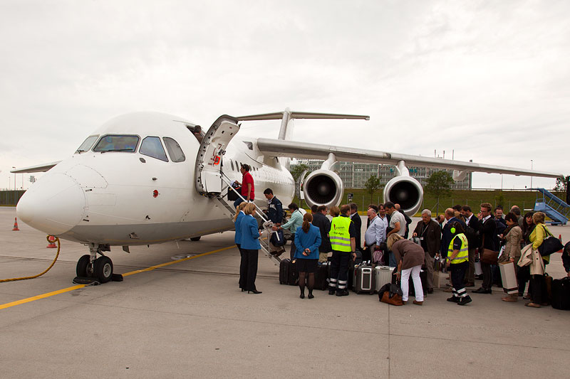 ab M�nchen wurden die Journalisten per Charter-Flug nach St. Petersburg geflogen
