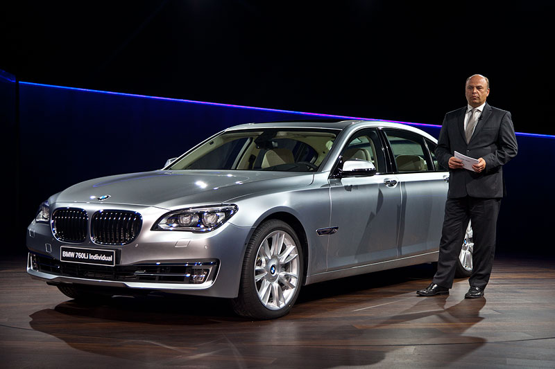 BMW 7er Projektleiter stellte den neuen 7er-BMW den Journalisten vor: 'Noch nie hat es bei einem LCI-Modell soviele �nderungen unter dem Blech gegeben.'