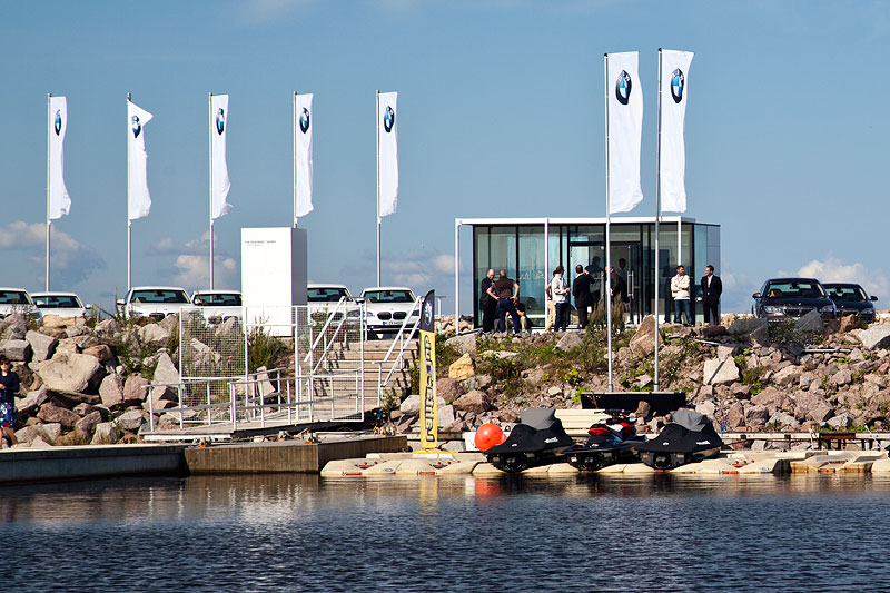 per Schnellboot ging es vom Winterpalast bzw. der Eremitage zum Startpunkt der Testfahrt