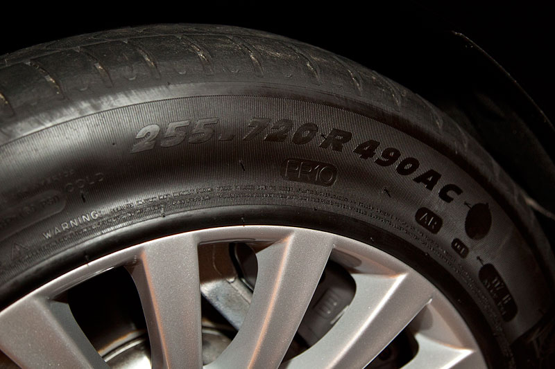 BMW 760Li High Security (F03 LCI), Sicherheitsreifen 255 720 R 490 AC Bereifung