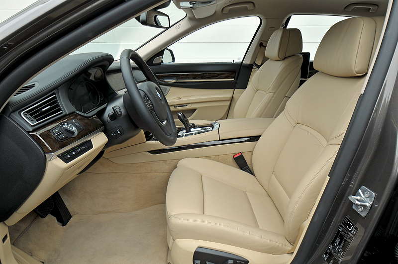 BMW 750Li (F02), Interieur vorne