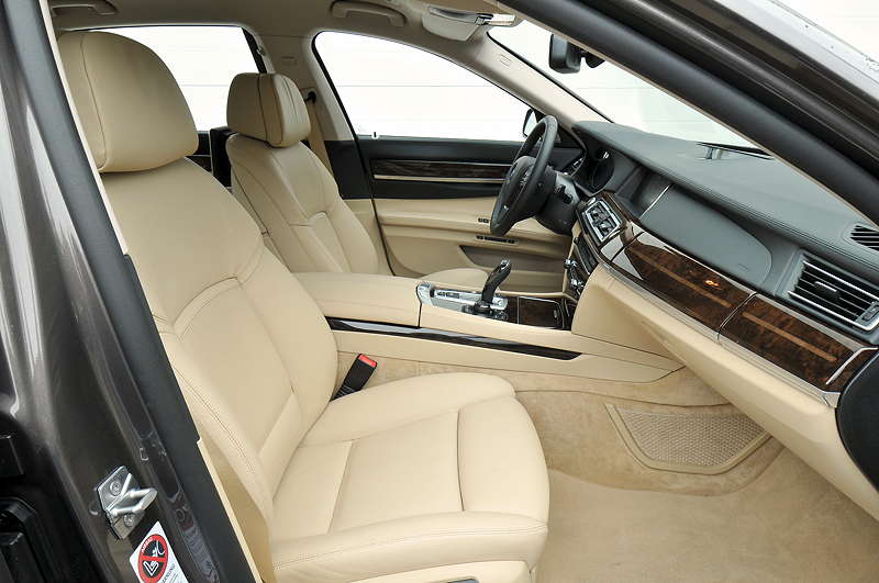 BMW 750Li (F02), Interieur