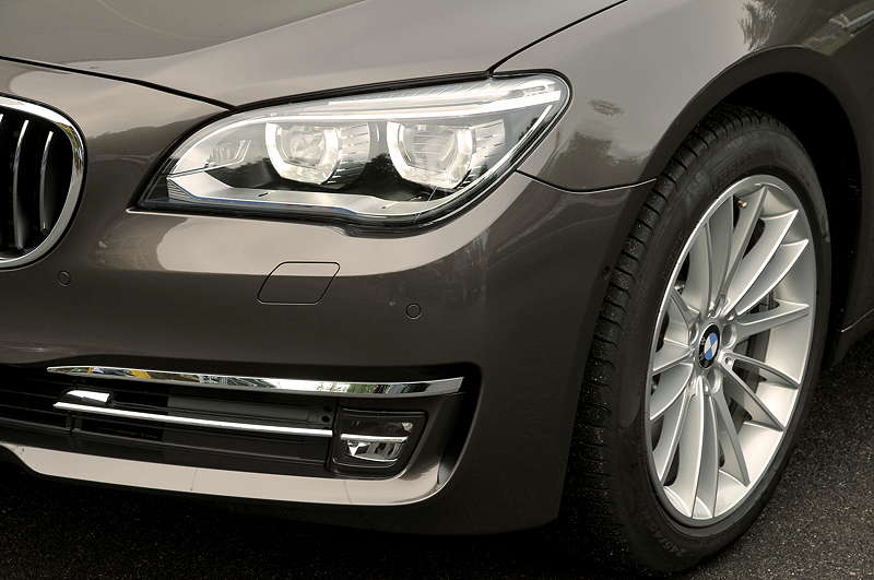 BMW 750Li (F02 LCI), adaptives LED Licht