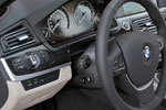 BMW ActiveHybrid 5, Cockpit mit Tacho in Black Panel Technologie