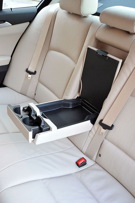 BMW ActiveHybrid 5, Mittelarmlehne hinten