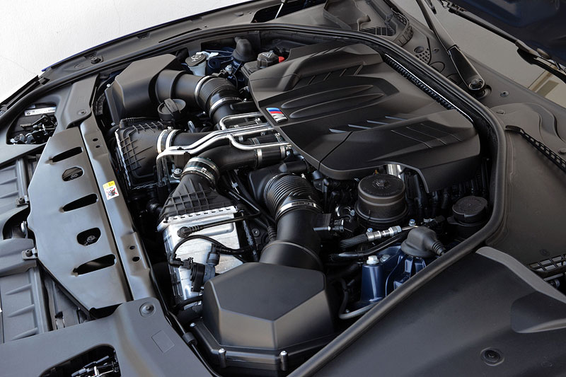 BMW M6 Cabrio (F12), V8-Motor