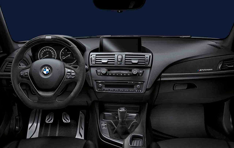 BMW 1er, BMW M Performance Lenkrad Alcantara mit Blende Carbon und Race-Display