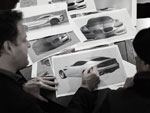 Erik Goplen, Exterior Designer BMW Group DesignworksUSA, und Norihiko Harada, Chefdesigner Zagato, bei einer Arbeitsbesprechung bei Zagato in Mailand