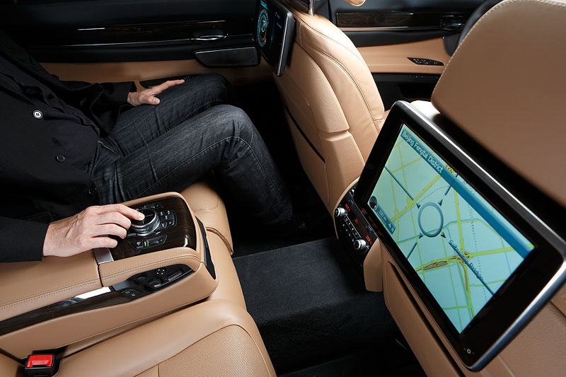 BMW ConnectedDrive, Neue Generation Navigationssystem Professional, BMW iDrive Touch Controller
