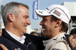 BMW Motorsportdirektor Marquardt gratuliert Augusto Farfus zu seiner Pole-Position