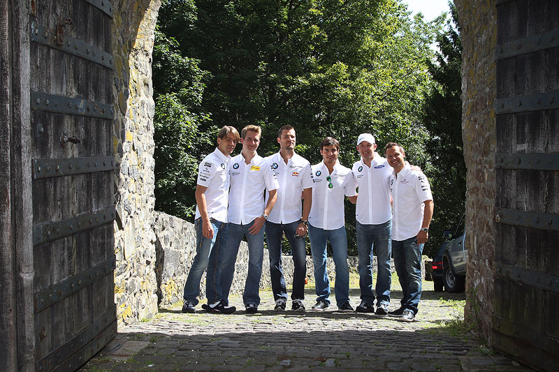 Augusto Farfus (BR), Dirk Werner (DE), Martin Tomczyk (DE), Bruno Spengler (CA) und Andy Priaulx (GB) am Nrburg Schloss