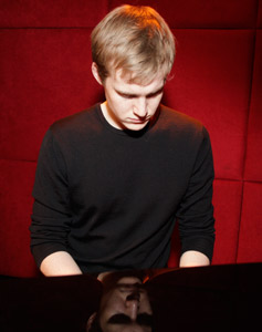 Elias Stemeseder (Jim Black Trio)