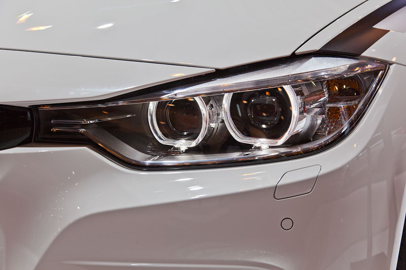 BMW 320d Touring (F31) mit LED Standlichtringen
