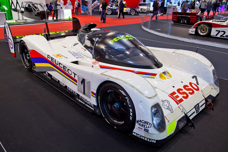 Peugeot 905B aus dem Jahr 1992, 10 Zylinder, 3.500 ccm, 750 PS, WM-Fahrzeug 1992, Siege in 5 der 6 WM-Rennen, Fahrer: u. a. Derek Warwick, Yannick Dalamas