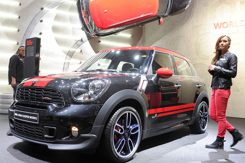 Weltpremiere auf dem Genfer Salon 2012: der MINI John Cooper Works Countryman