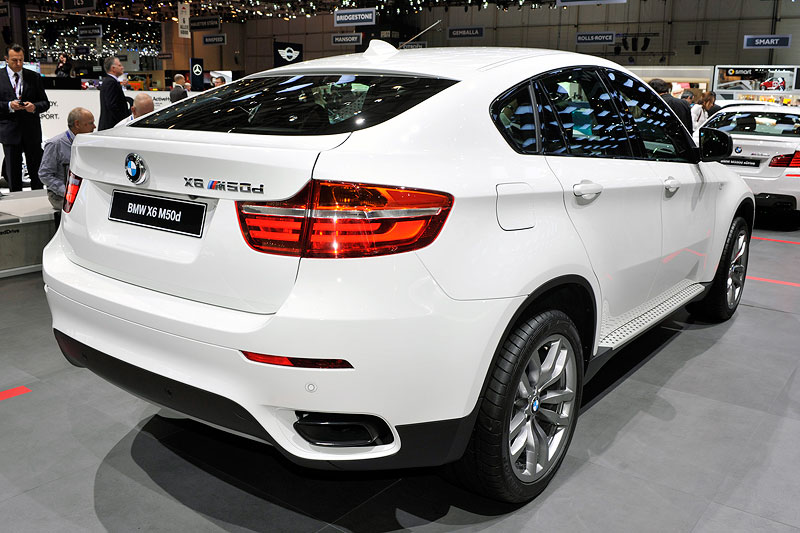 Weltpremiere in Genf 2012: das Facelift des BMW X6, sowie die neue Motorvariante M50d