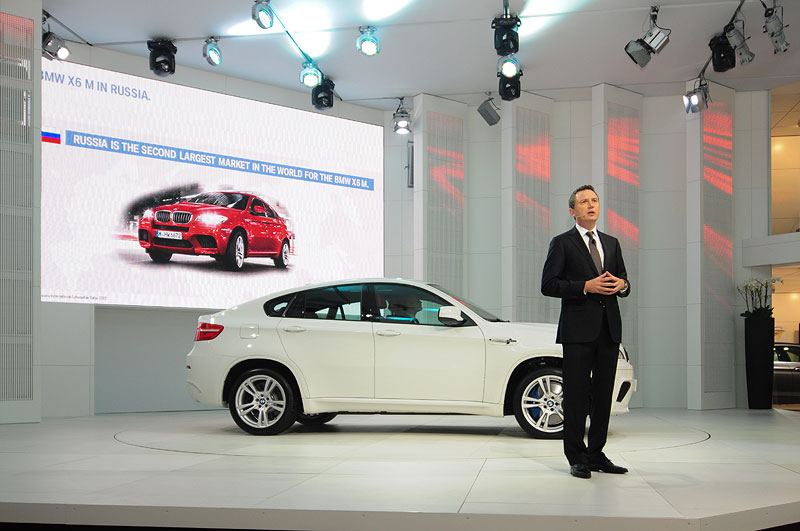 BMW X6 M auf der Moskau Autoshow 2012