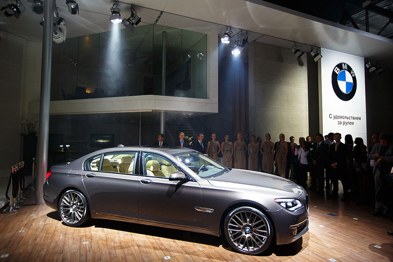 BMW 7er LCI auf der Moskau Autoshow 2012