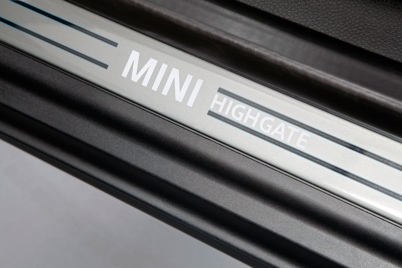 MINI Cabrio Highgate, Einstiegsleiste