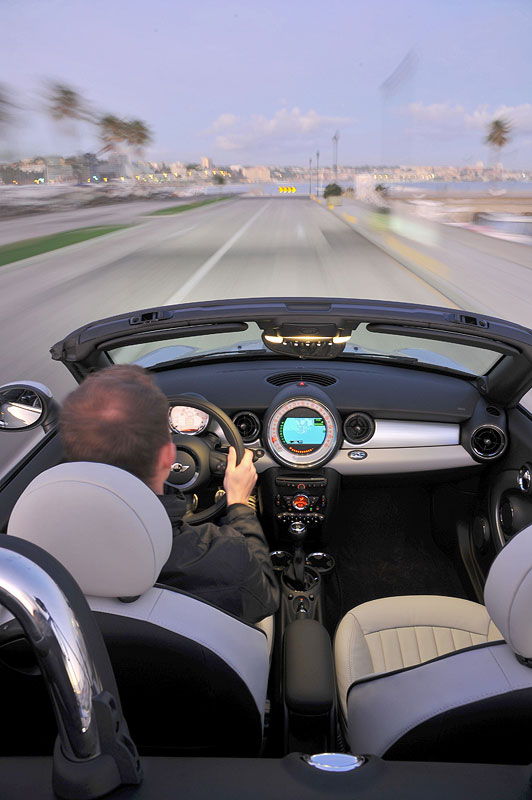 MINI Roadster on location in Lissabon