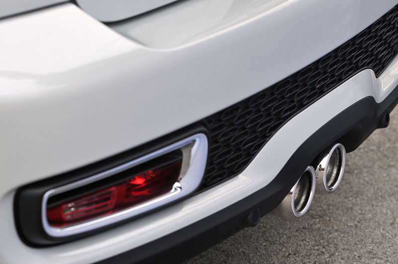 MINI Roadster, Heckansicht mit Doppel-Auspuffendrohren in der Mitte des Fahrzeugs