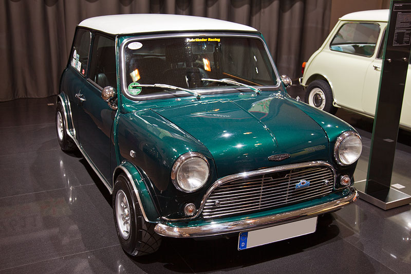 Austin Mini Cooper auf der Techno Classica 2012 in Essen