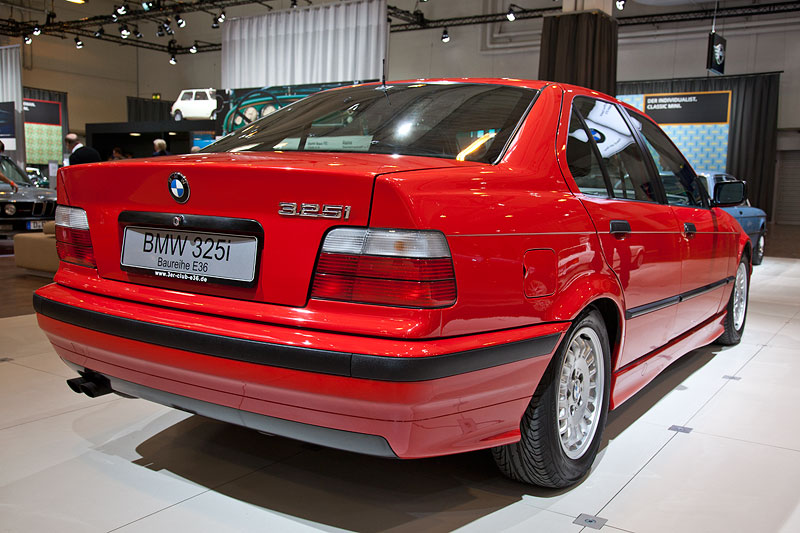 BMW 325i (Modell E36), Höchstgeschwindigkeit: 233 km/h