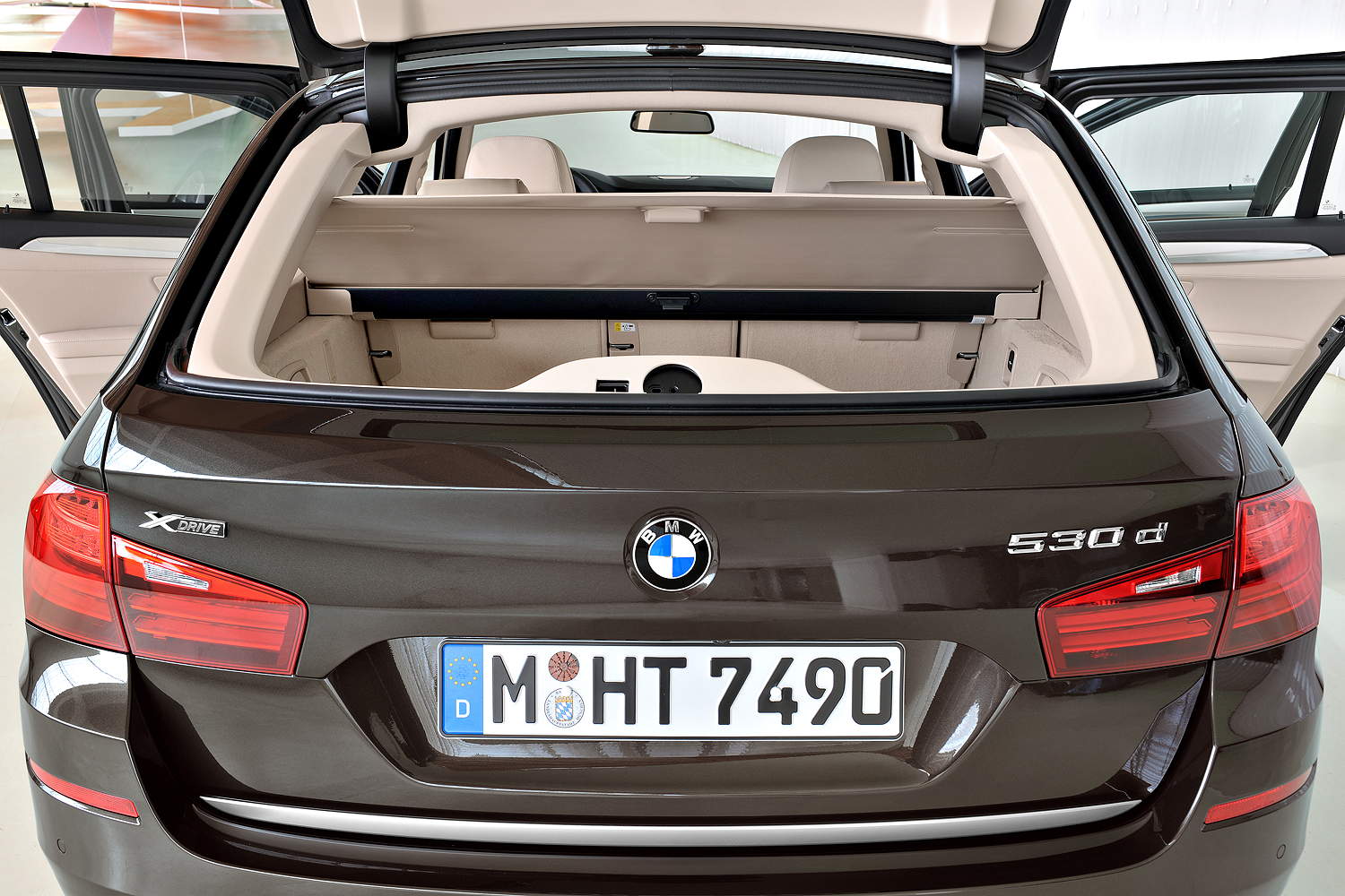 Foto BMW 5er Touring, Facelift 2013, Kofferraum (vergrößert)