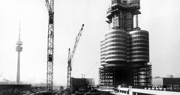 BMW Hochhaus '4-Zylinder' in der Bauphase