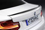 Das neue BMW 2er Coup mit BMW M Performance Zubehr: BMW M Performance Heckspoiler in Carbon-Ausfhrung