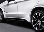 Der neue BMW X5 mit BMW M Performance Zubehr. Seitenschwellerfolierungen mit MPerformance Schriftzug.